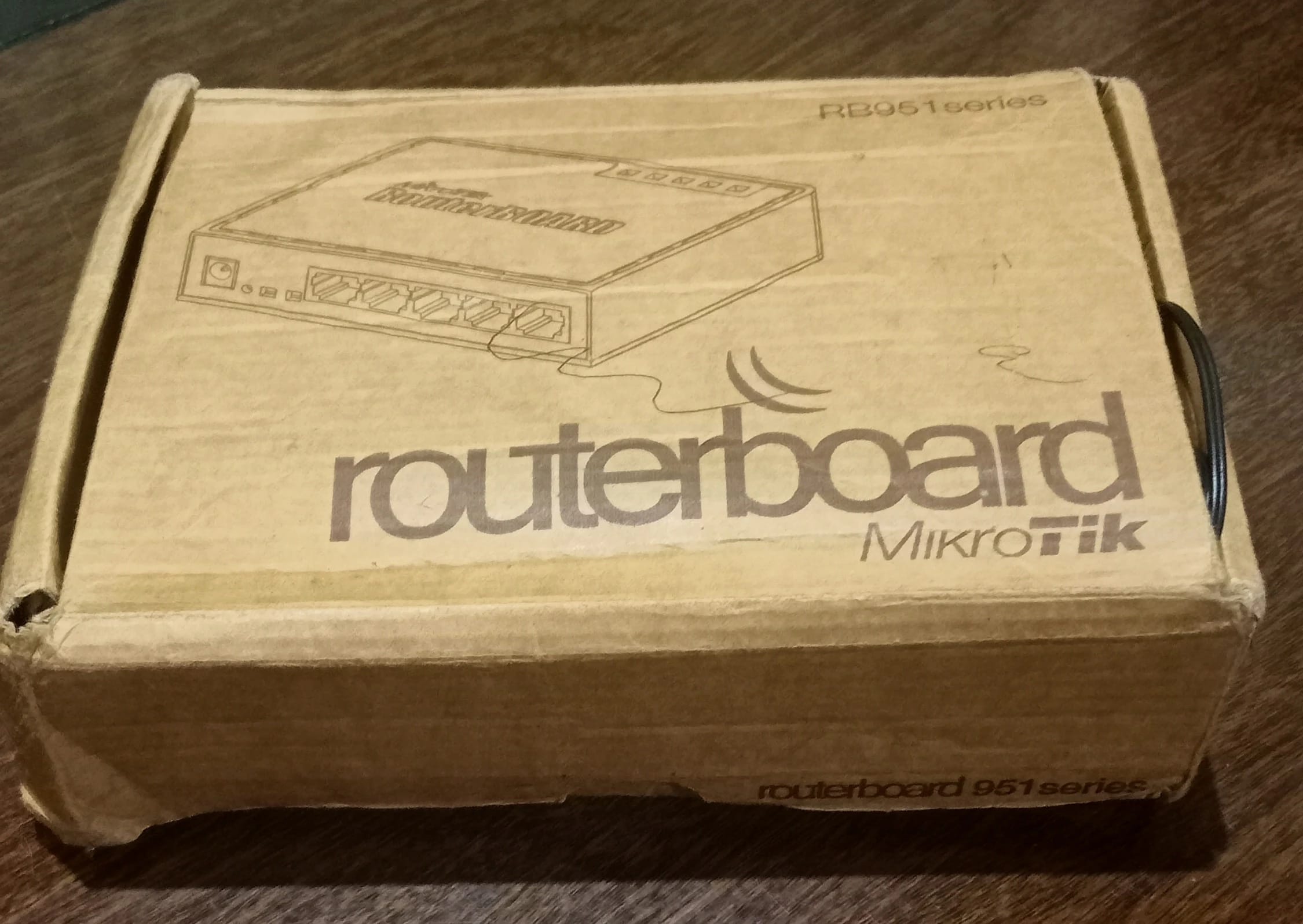 Gambar MikroTik RB951Ui-2HnD